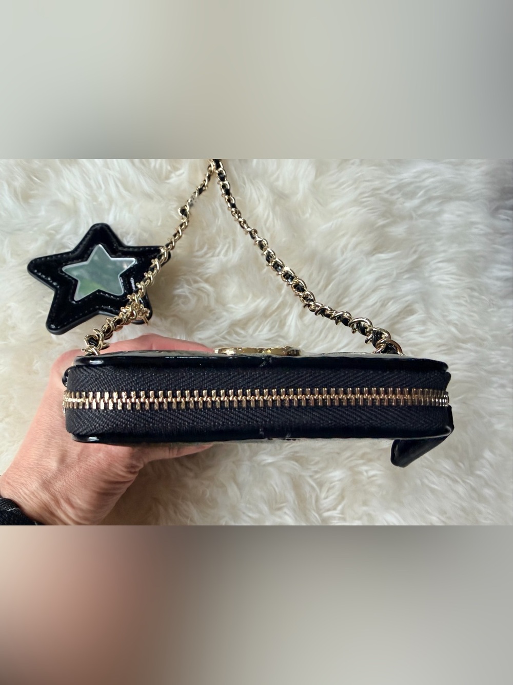 ***PRICE FIRM*** Chanel Makeup Crossbody Phone Pouch with Star Mirror NEW in Box - Picture 9 of 16